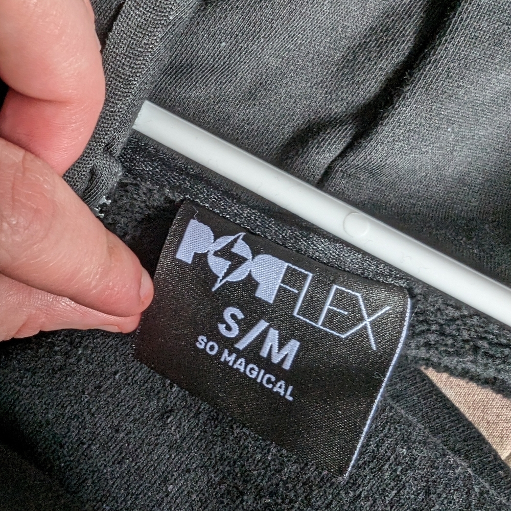 POPFLEX Black Oversized Zip-Up Hoodie - Picture 7 of 14